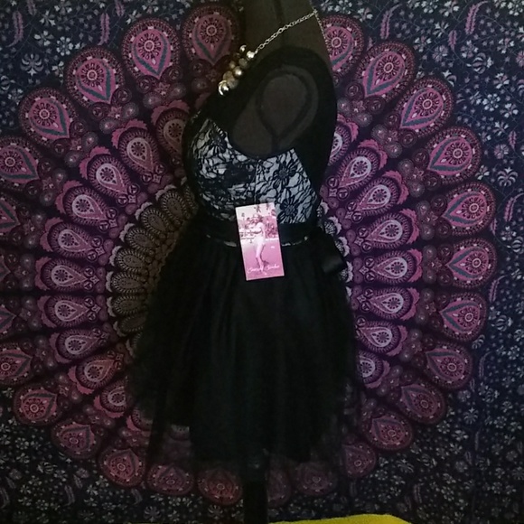 Emerald Sundae Black Dress - Picture 5 of 6